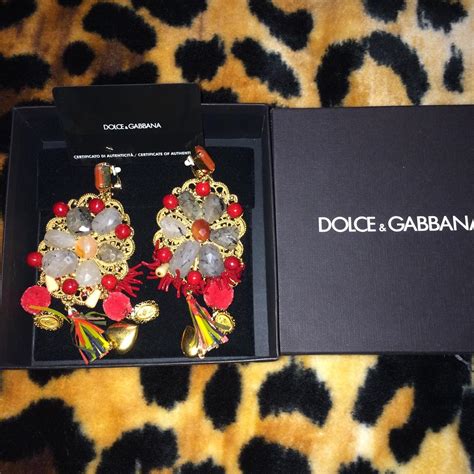 Scopri la nuova collezione di orecchini Dolce & Gabbana su